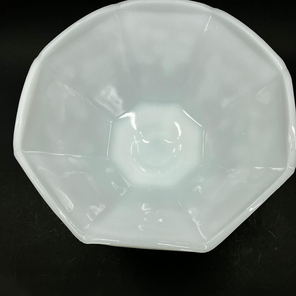 Pair Vtg Anchor Hocking Grape Milk Glass Bowls Christmas Amaryllis Centerpiece - Picture 10 of 14